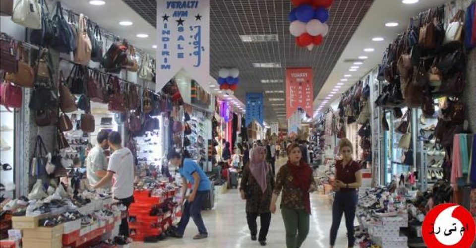 رونق بازار وان با حضور گسترده گردشگران ایرانی