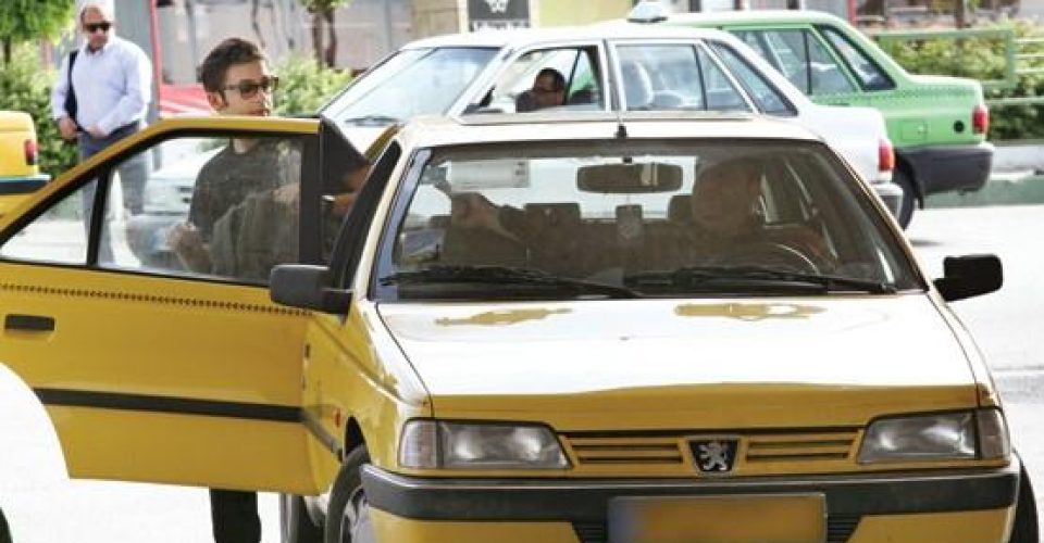 نیروهای بازرسی در تهران برای برخورد با تاکسی دربستی